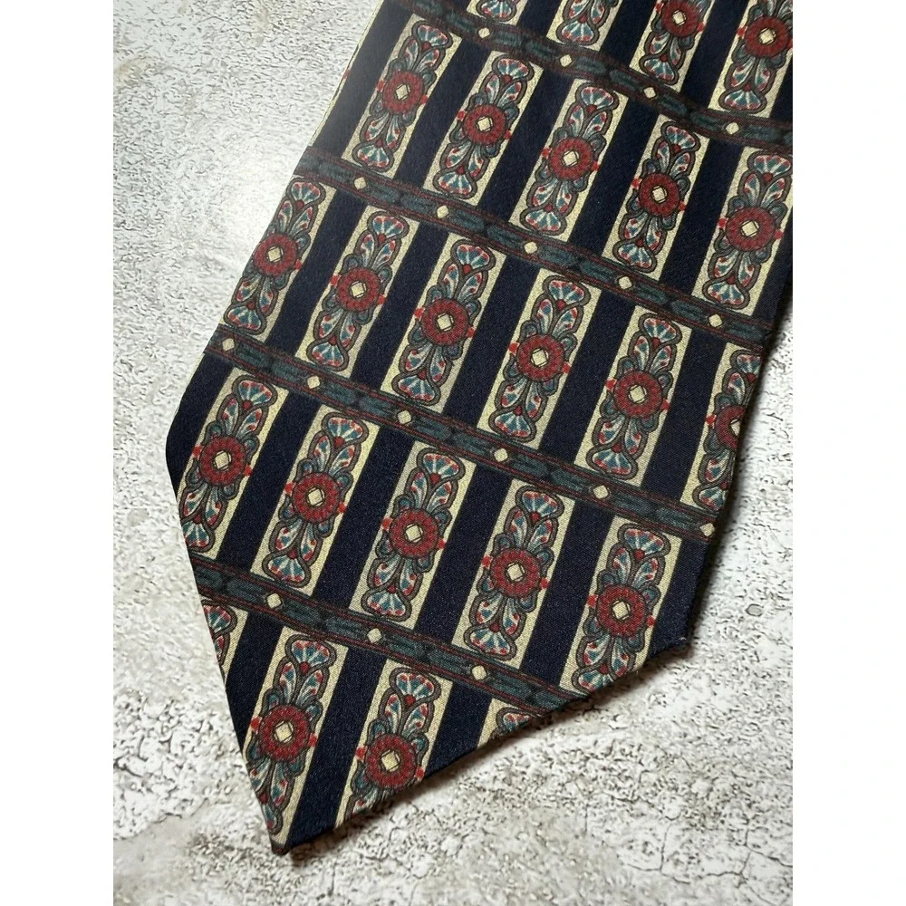 The Metropolitan Museum Of Art 100% Silk Tie Mens OS Blue Floral Necktie Italy